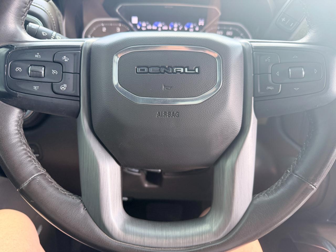 GMC Sierra 2500HD 4WD Crew Cab 159" Denali 2022