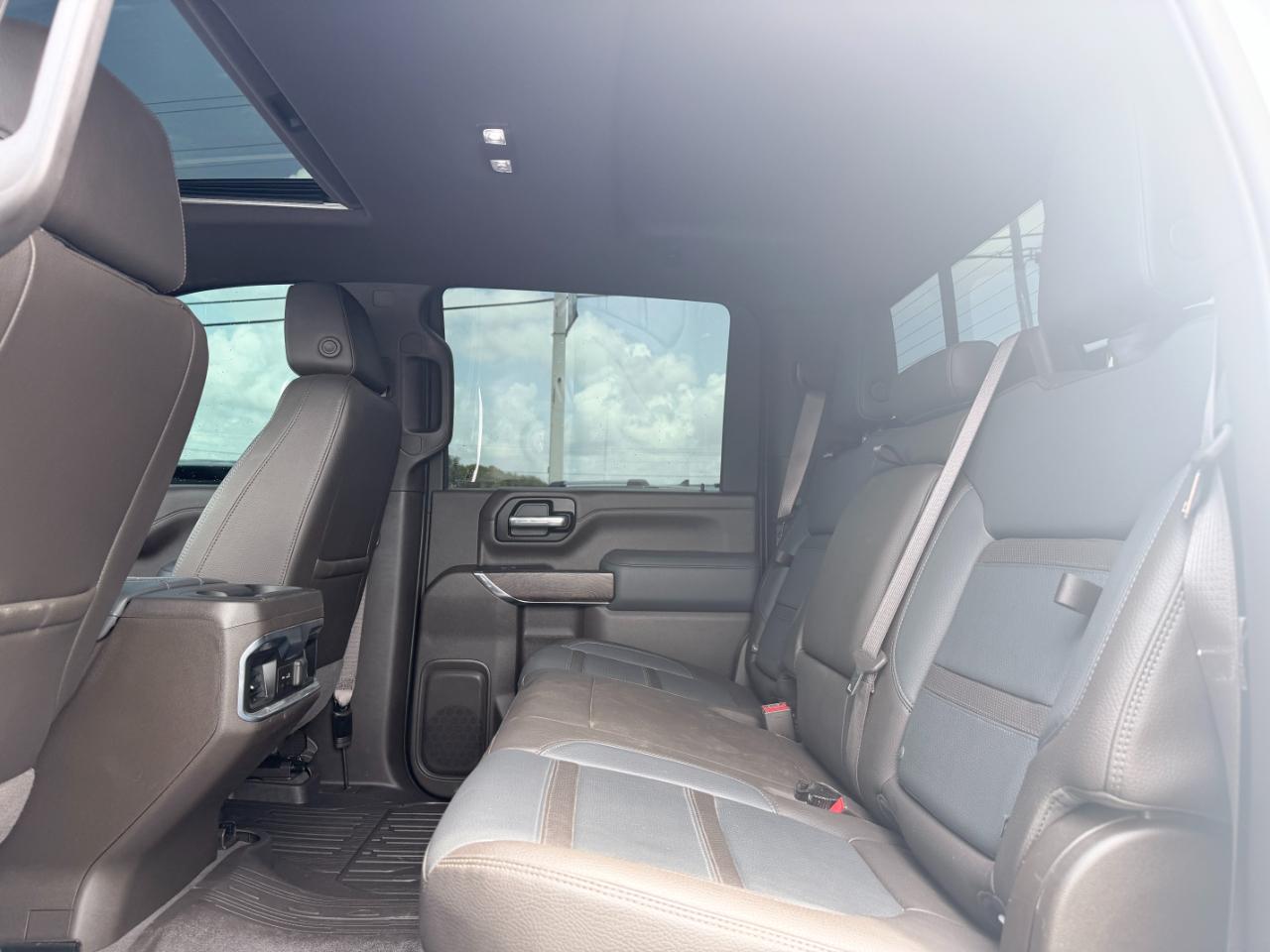 GMC Sierra 2500HD 4WD Crew Cab 159" Denali 2022