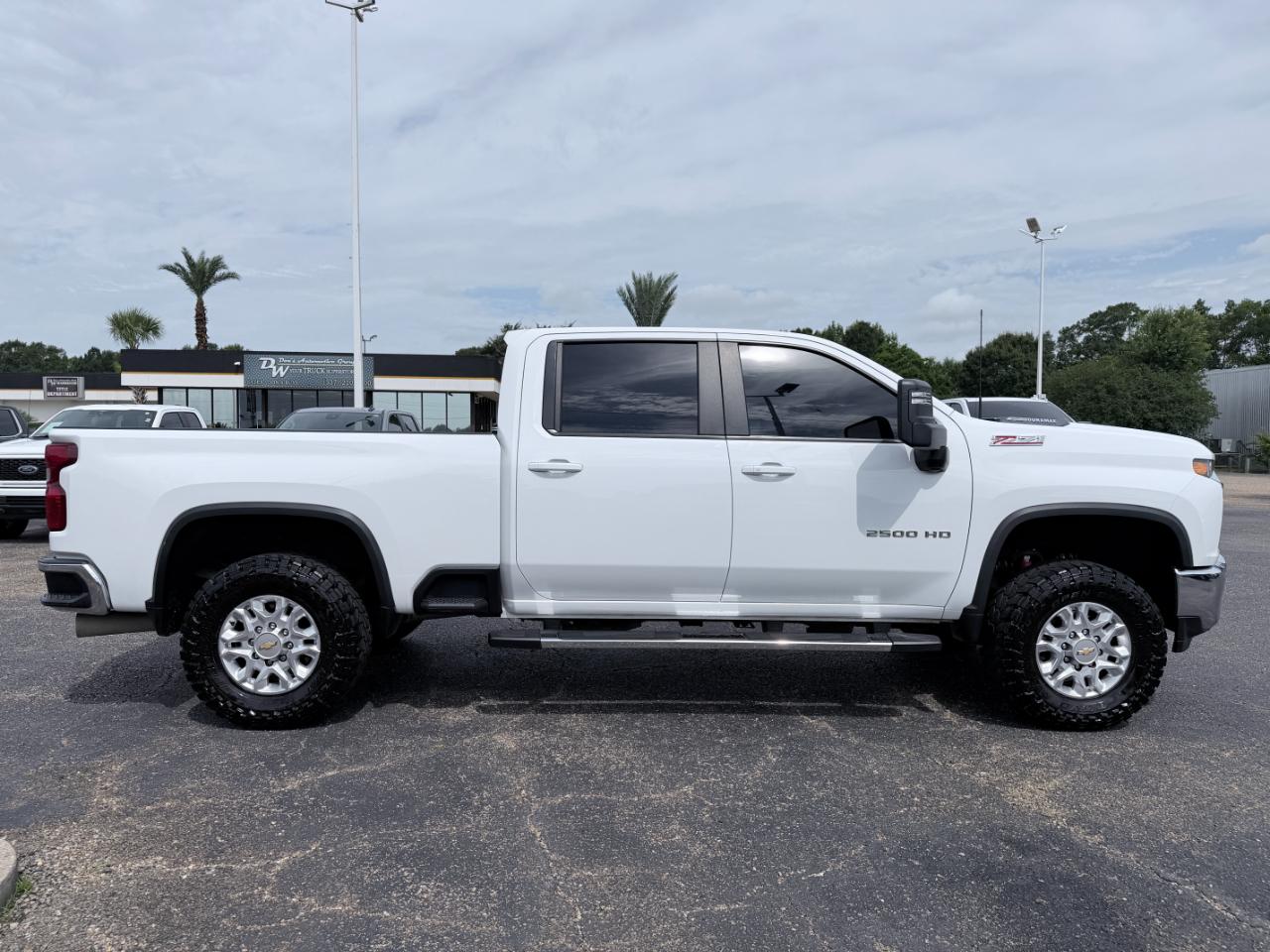 Chevrolet Silverado 2500HD 4WD Crew Cab 159" LT 2023