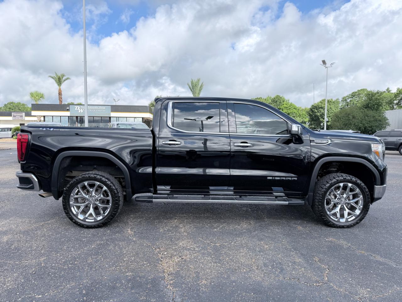 GMC Sierra 1500 4WD Crew Cab 147" SLT 2020