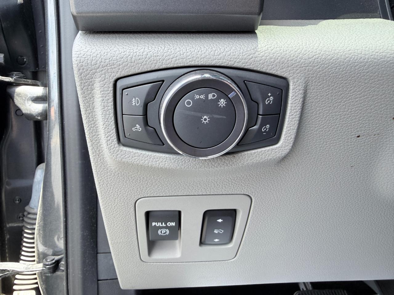 Ford F-150 XLT 2WD SuperCrew 5.5' Box 2020