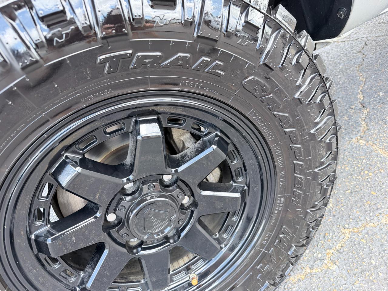 Toyota Tacoma 4WD TRD Off Road Double Cab 5' Bed V6 MT (Natl) 2023