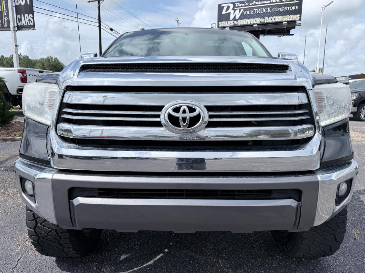 Toyota Tundra 4WD 1794 Edition CrewMax 5.5' Bed 5.7L FFV (Natl) 2017
