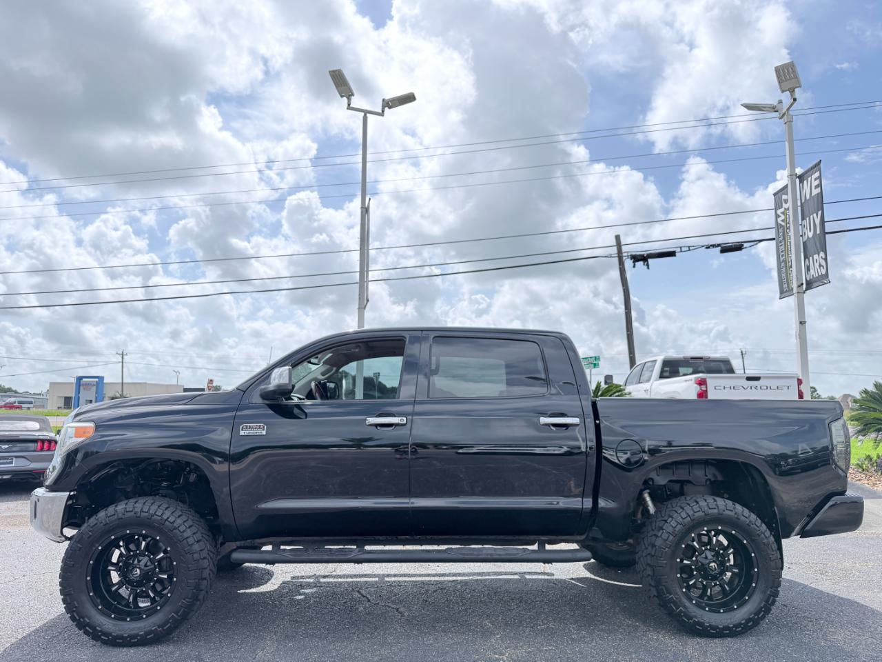 Toyota Tundra 4WD 1794 Edition CrewMax 5.5' Bed 5.7L FFV (Natl) 2017