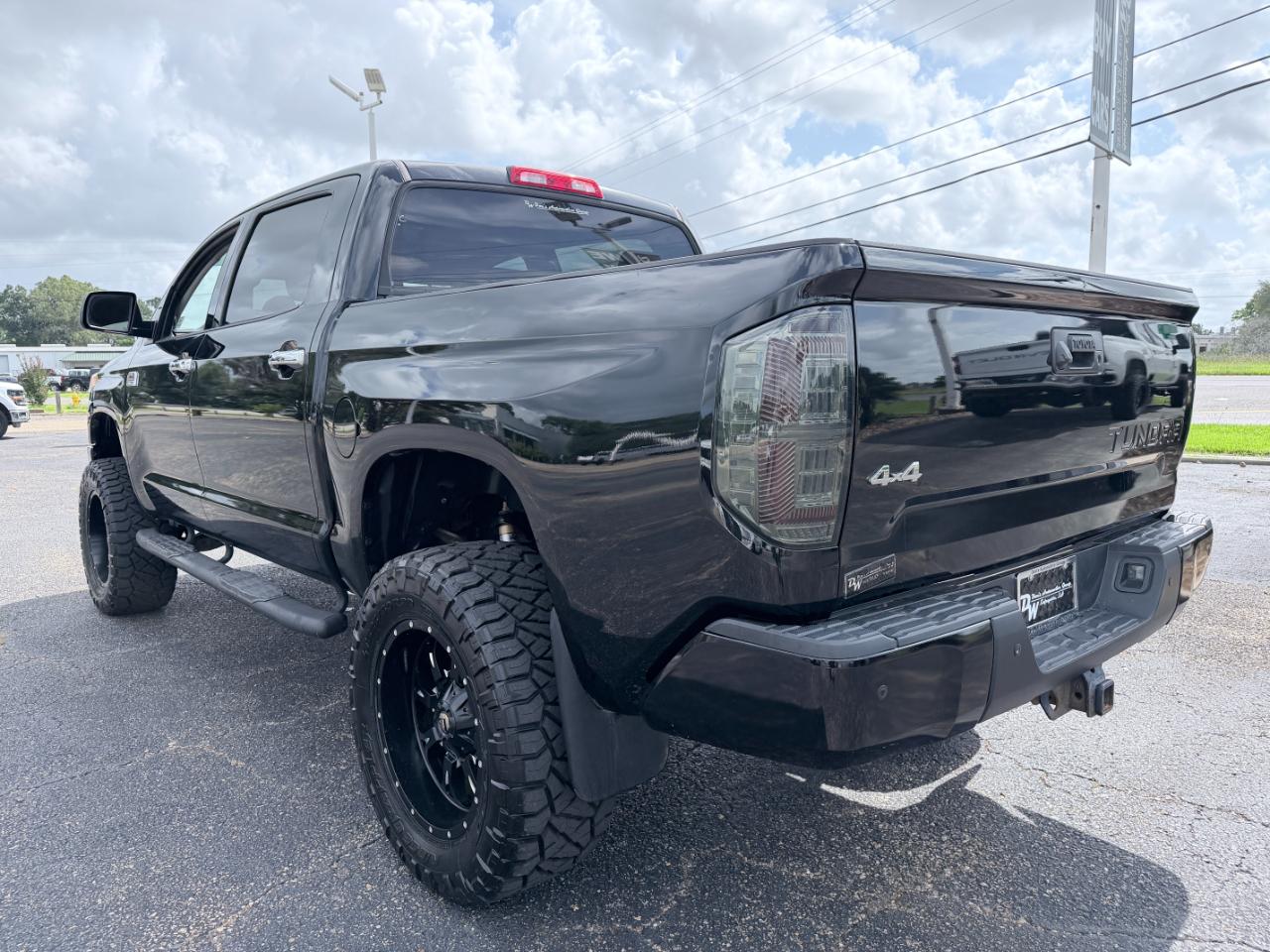 Toyota Tundra 4WD 1794 Edition CrewMax 5.5' Bed 5.7L FFV (Natl) 2017