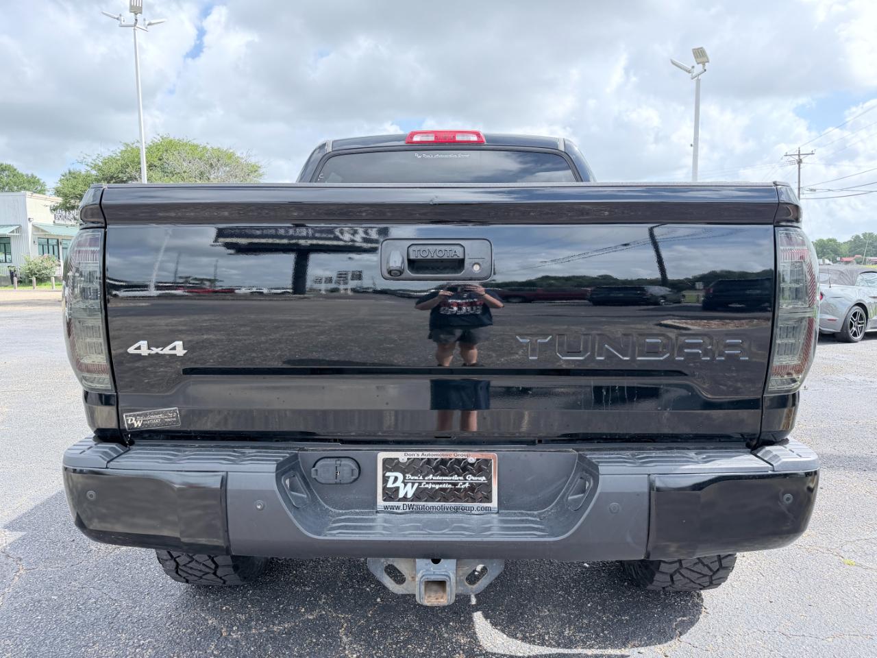 Toyota Tundra 4WD 1794 Edition CrewMax 5.5' Bed 5.7L FFV (Natl) 2017