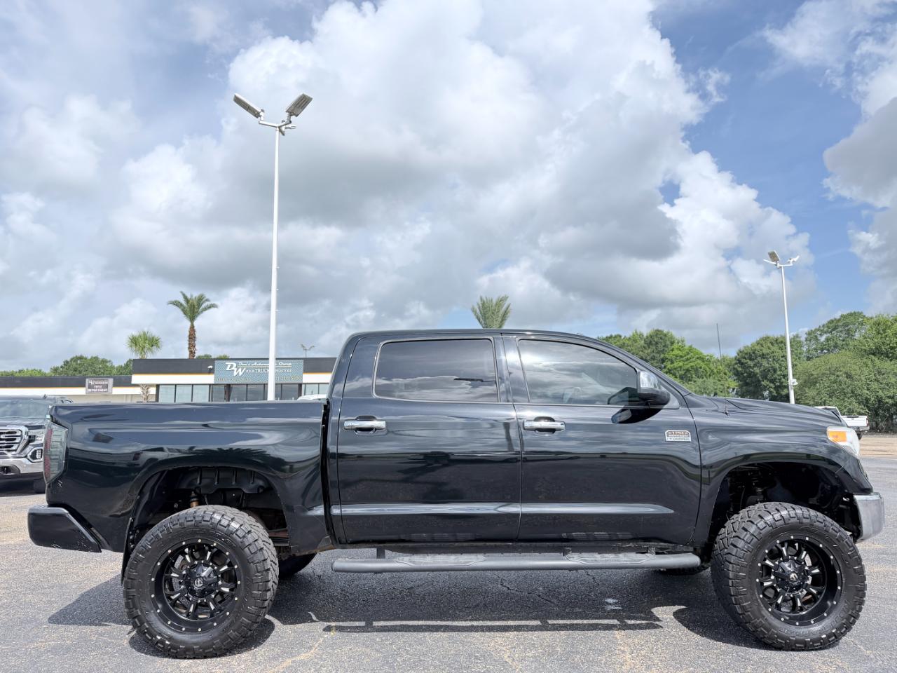 Toyota Tundra 4WD 1794 Edition CrewMax 5.5' Bed 5.7L FFV (Natl) 2017