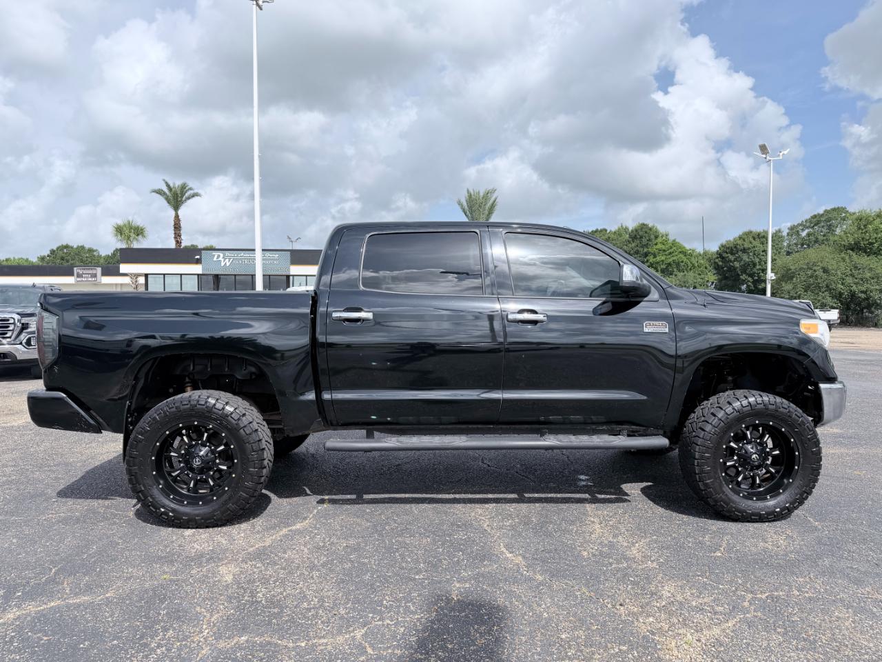 Toyota Tundra 4WD 1794 Edition CrewMax 5.5' Bed 5.7L FFV (Natl) 2017