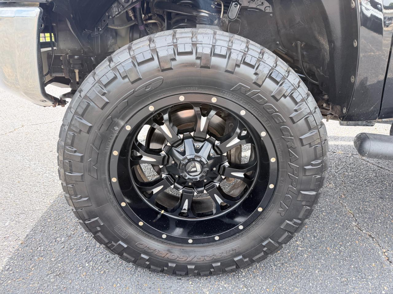 Toyota Tundra 4WD 1794 Edition CrewMax 5.5' Bed 5.7L FFV (Natl) 2017