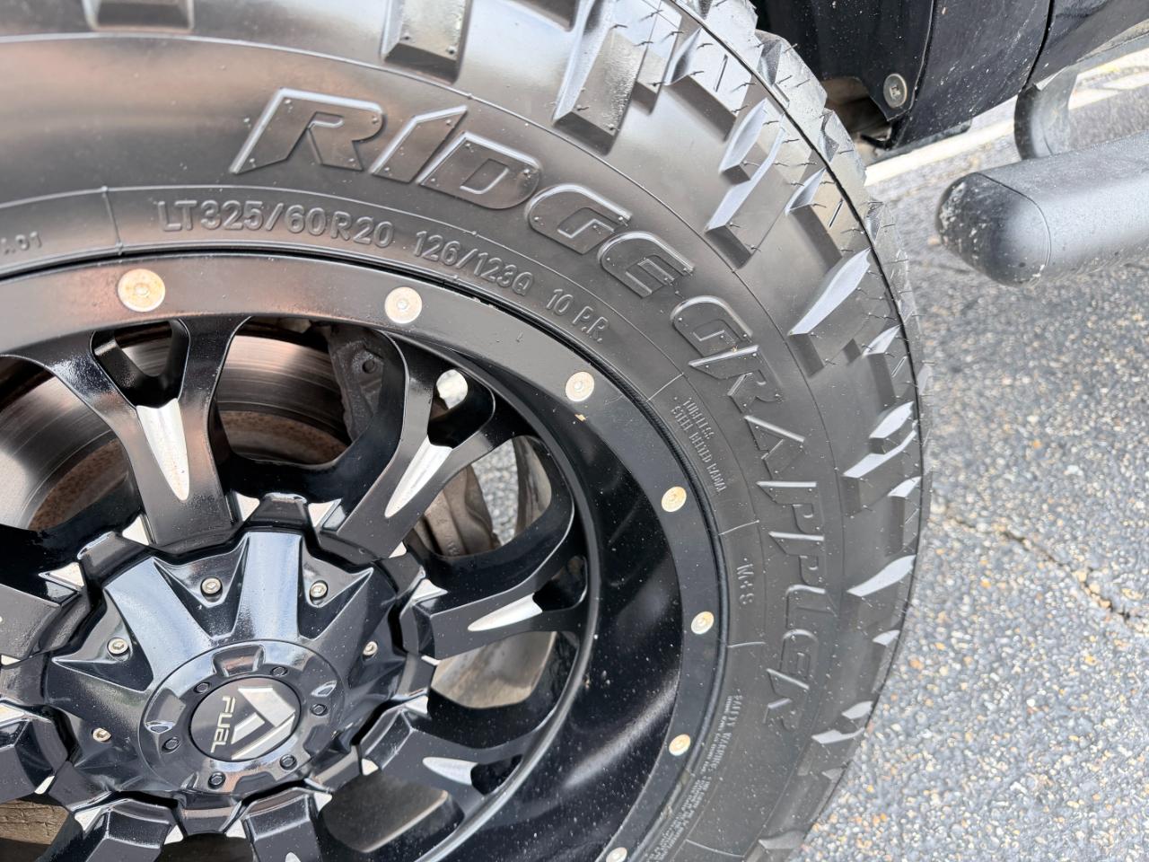 Toyota Tundra 4WD 1794 Edition CrewMax 5.5' Bed 5.7L FFV (Natl) 2017