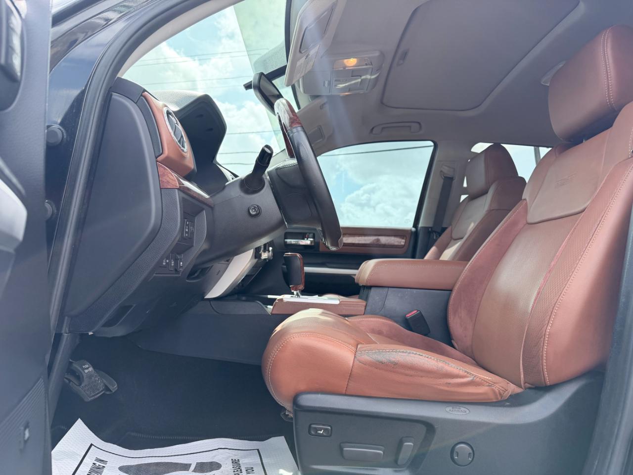 Toyota Tundra 4WD 1794 Edition CrewMax 5.5' Bed 5.7L FFV (Natl) 2017