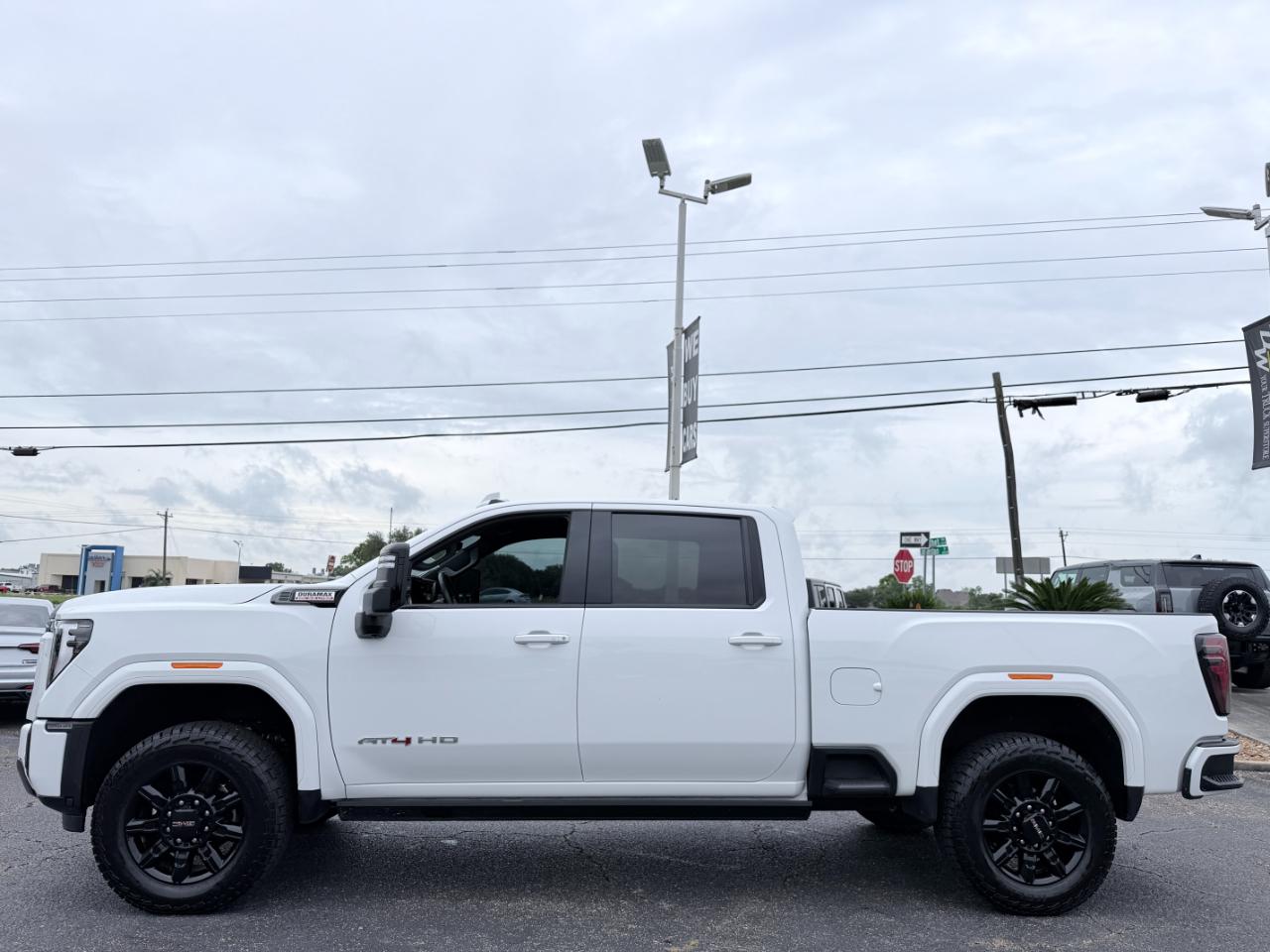 GMC Sierra 2500HD 4WD Crew Cab 159" AT4 2024