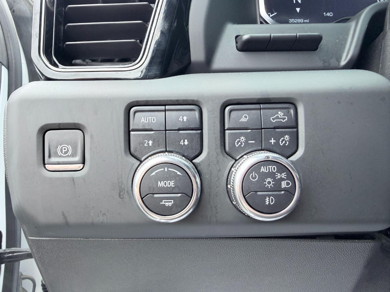 GMC Sierra 2500HD 4WD Crew Cab 159" AT4 2024