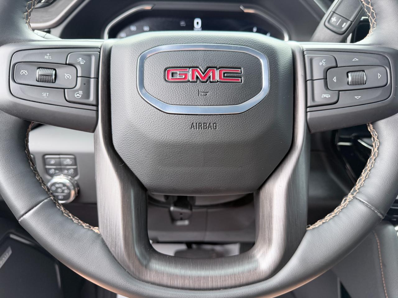 GMC Sierra 2500HD 4WD Crew Cab 159" AT4 2024
