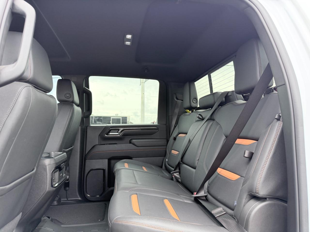 GMC Sierra 2500HD 4WD Crew Cab 159" AT4 2024
