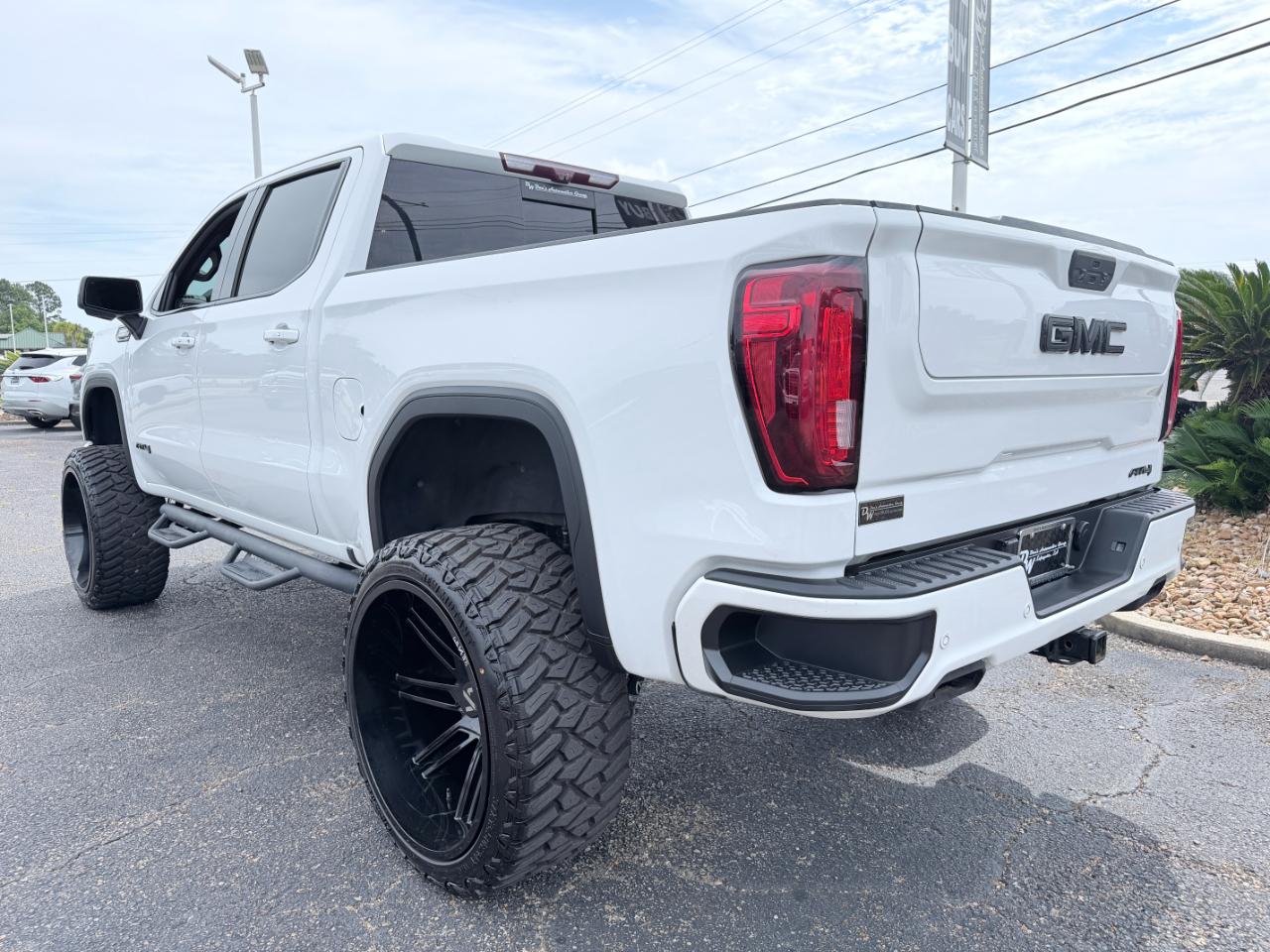 GMC Sierra 1500 4WD Crew Cab 147" AT4 2021