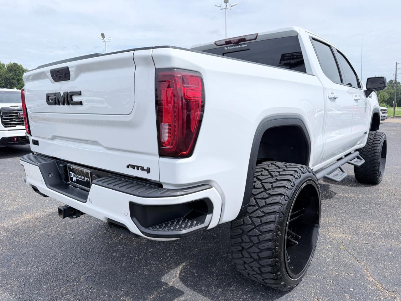GMC Sierra 1500 4WD Crew Cab 147" AT4 2021