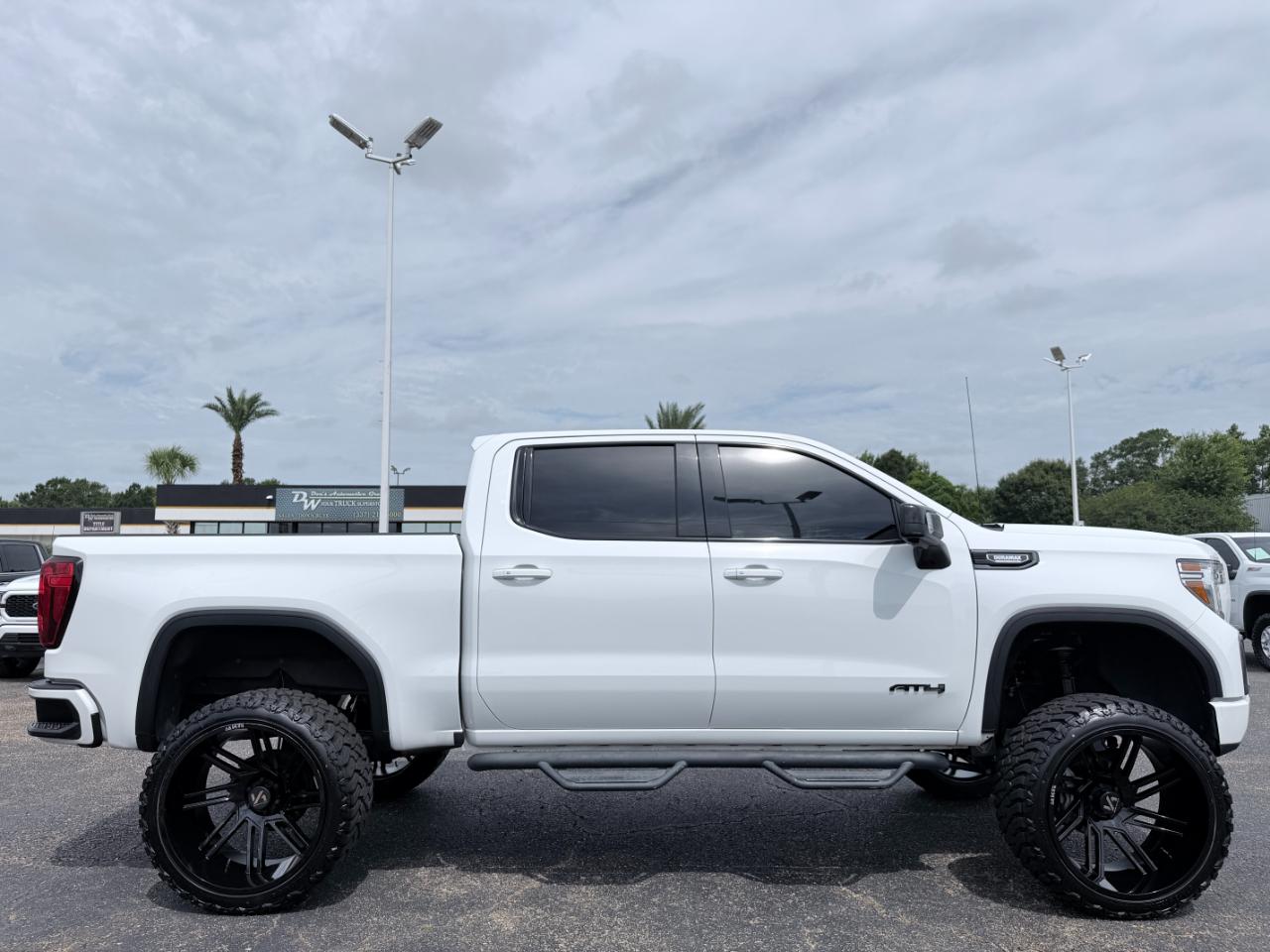 GMC Sierra 1500 4WD Crew Cab 147" AT4 2021