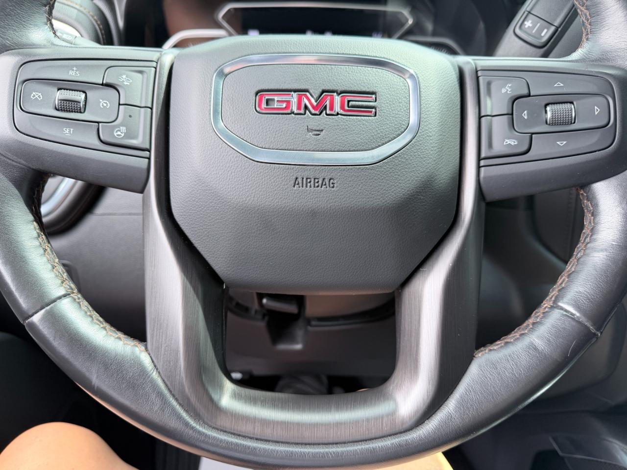 GMC Sierra 1500 4WD Crew Cab 147" AT4 2021