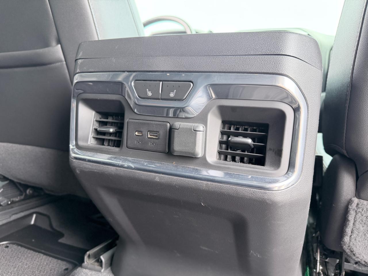GMC Sierra 1500 4WD Crew Cab 147" AT4 2021