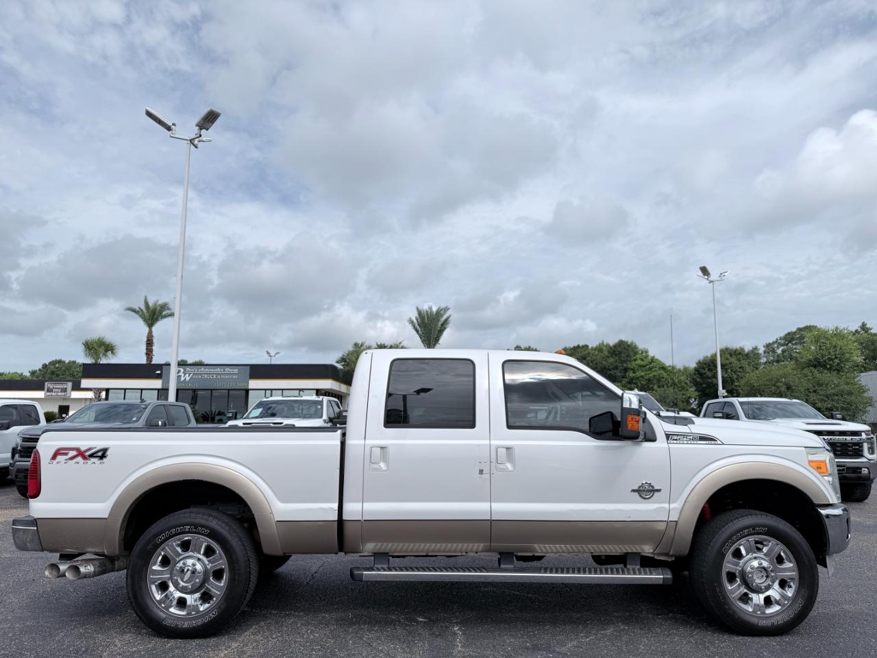 Ford Super Duty F-250 SRW 4WD Crew Cab 156" Lariat 2014
