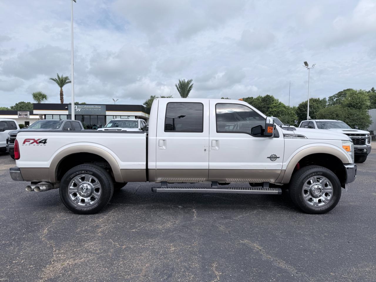 Ford Super Duty F-250 SRW 4WD Crew Cab 156" Lariat 2014