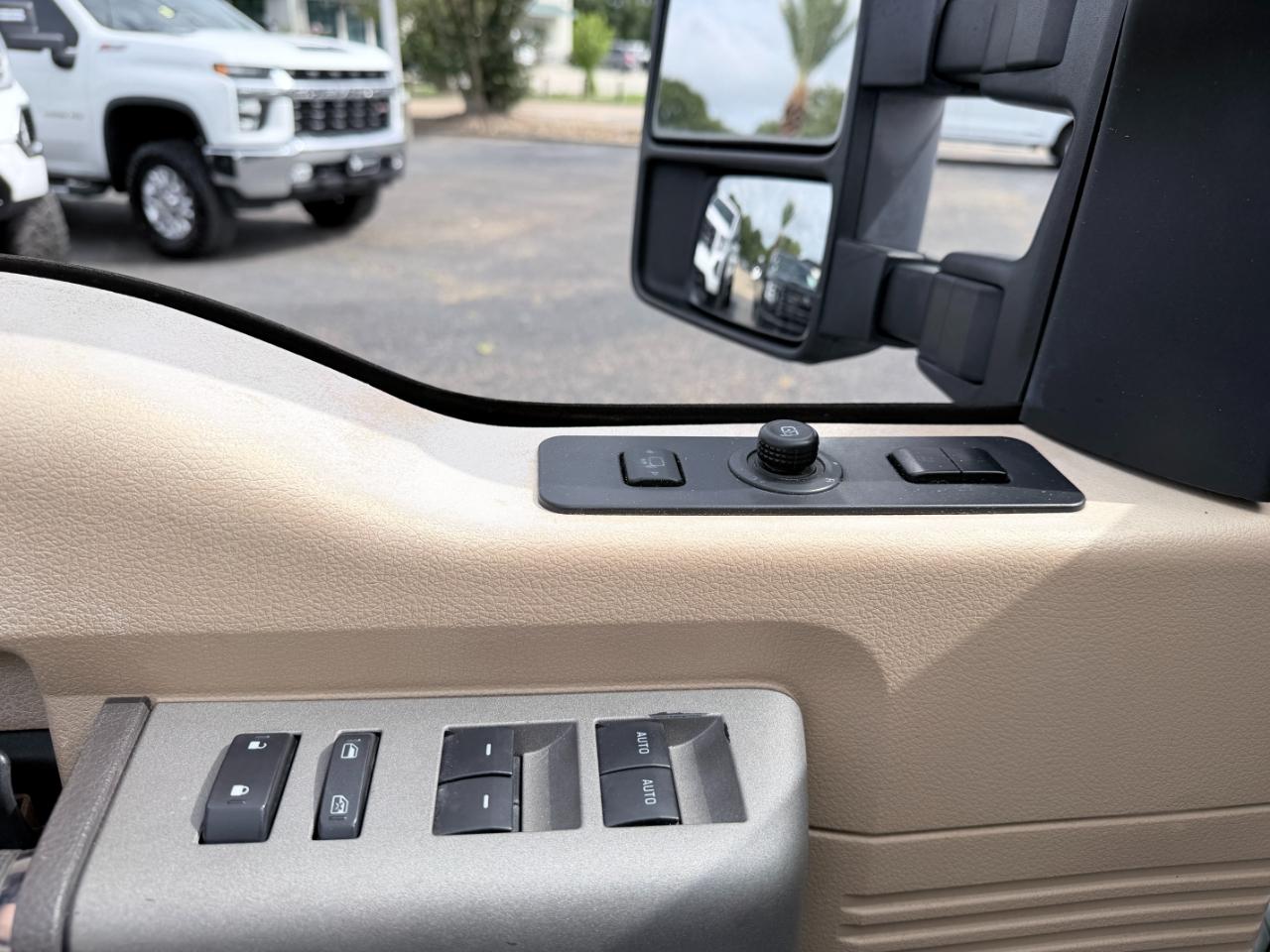 Ford Super Duty F-250 SRW 4WD Crew Cab 156" Lariat 2014