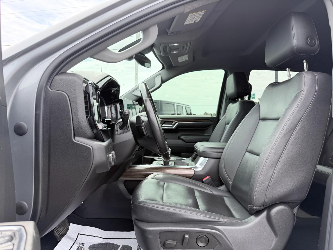 Chevrolet Silverado 1500 4WD Crew Cab 147" RST 2023