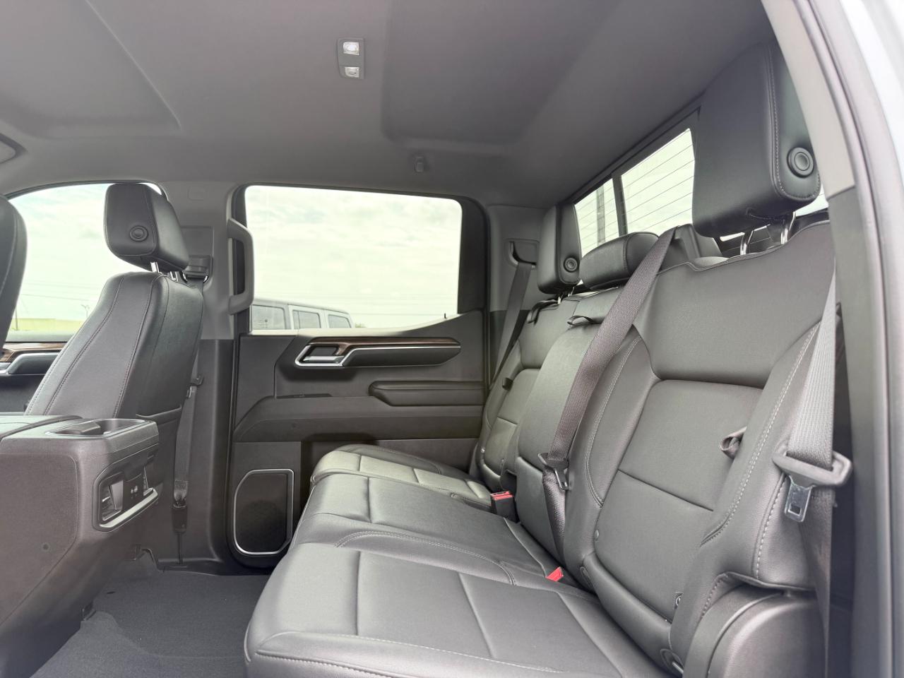 Chevrolet Silverado 1500 4WD Crew Cab 147" RST 2023