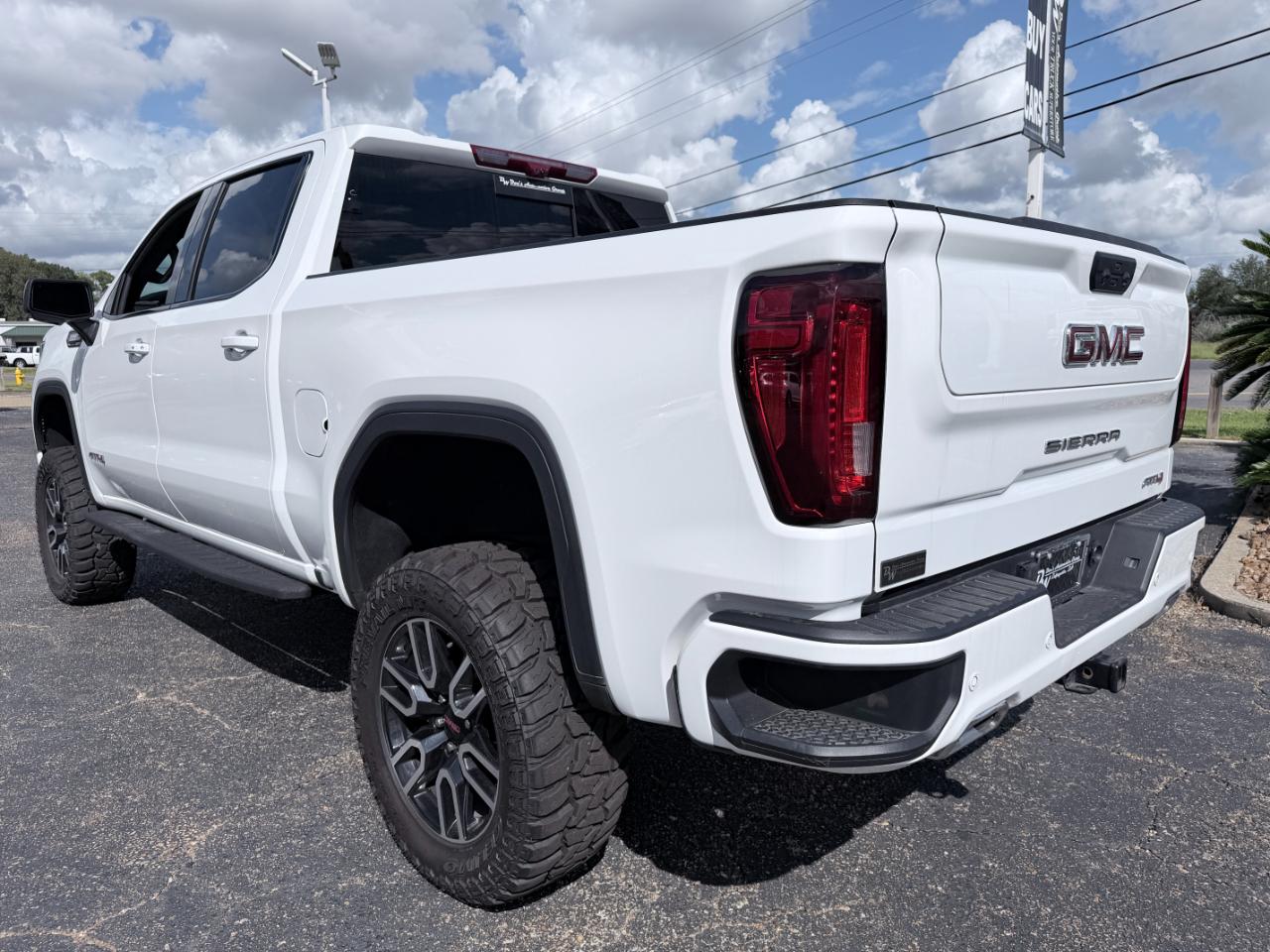 GMC Sierra 1500 4WD Crew Cab 147" AT4 2026