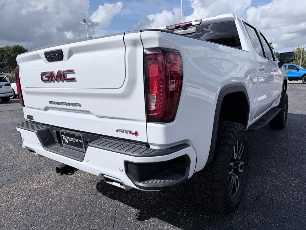 GMC Sierra 1500 4WD Crew Cab 147" AT4 2026