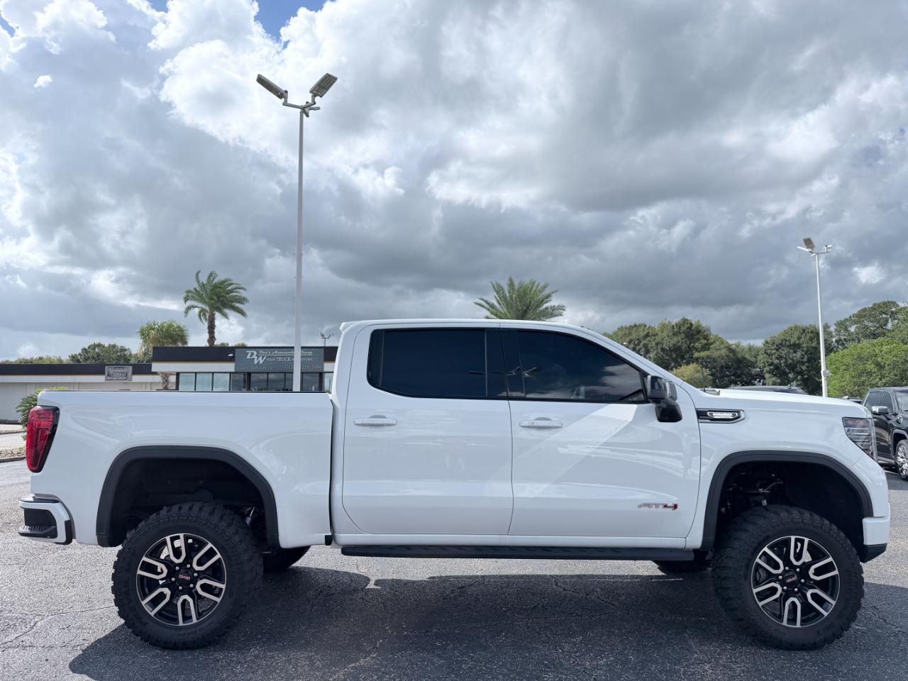 GMC Sierra 1500 4WD Crew Cab 147" AT4 2026