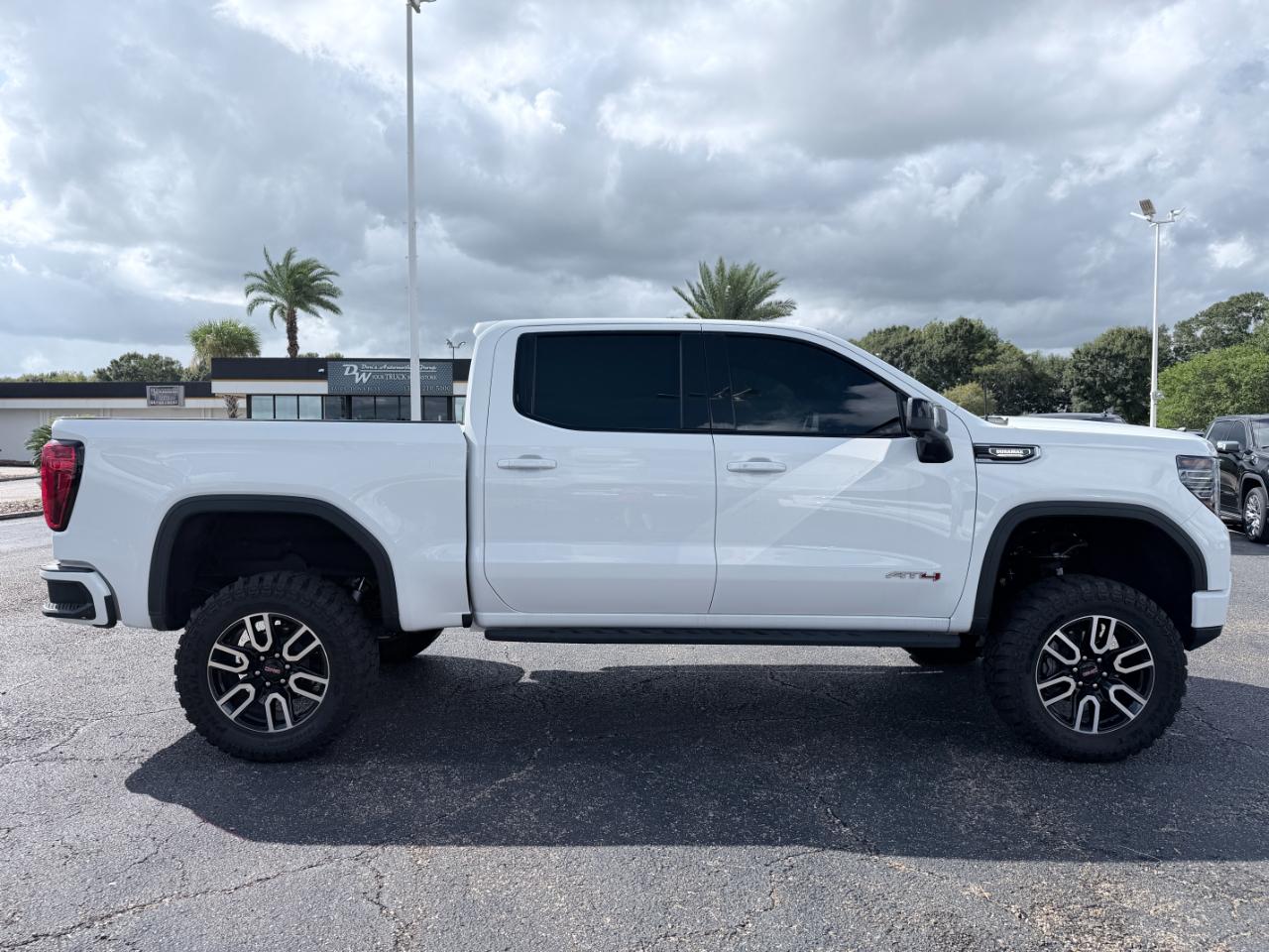 GMC Sierra 1500 4WD Crew Cab 147" AT4 2026