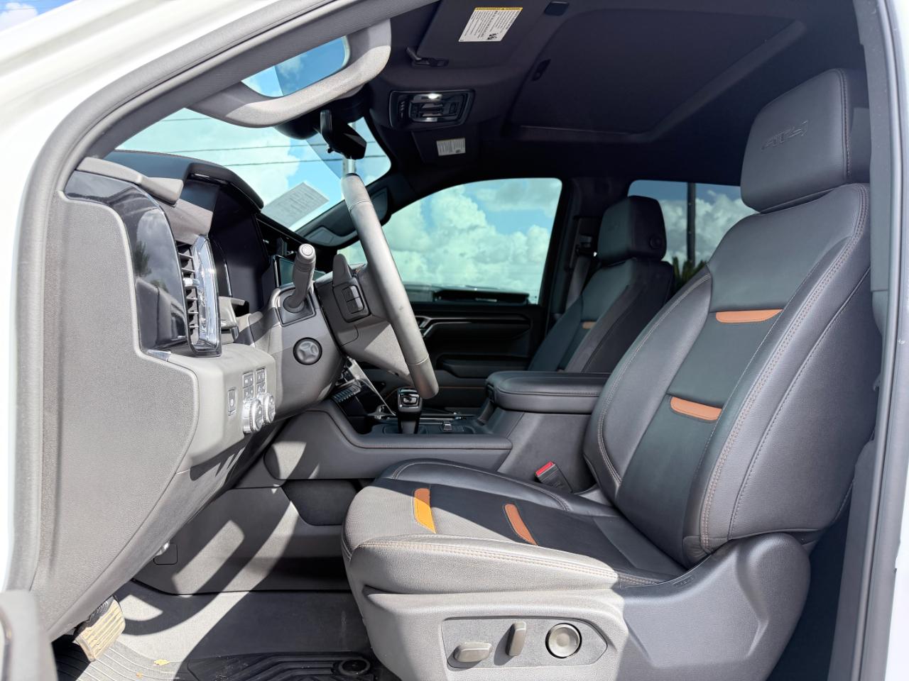 GMC Sierra 1500 4WD Crew Cab 147" AT4 2026