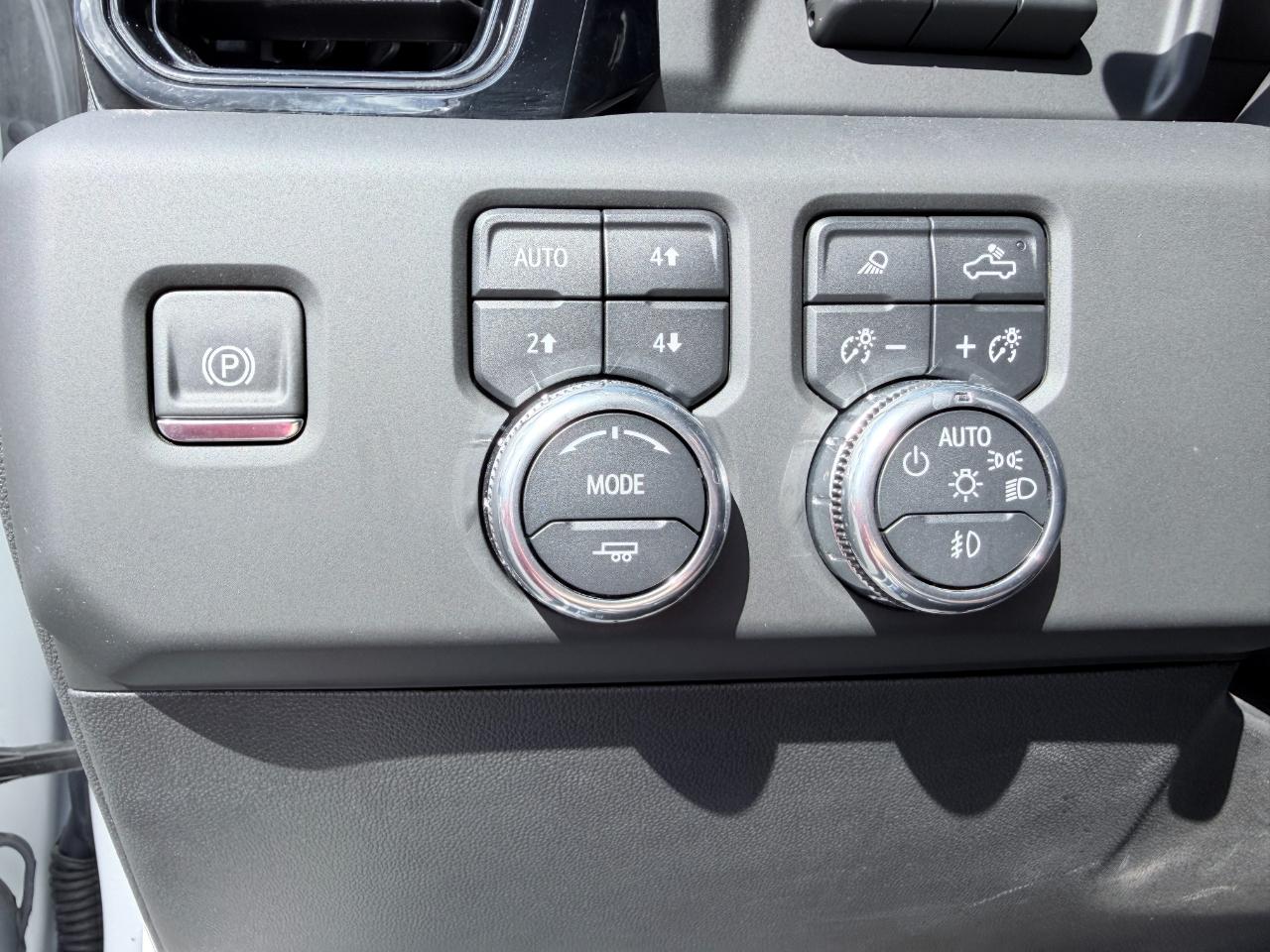 GMC Sierra 1500 4WD Crew Cab 147" AT4 2026