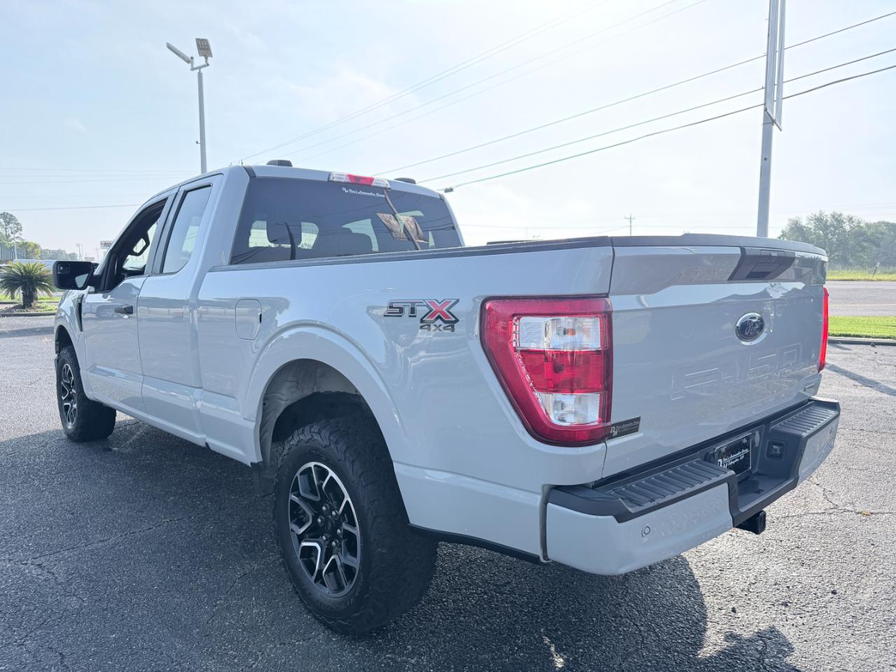 Ford F-150 XLT 4WD SuperCab 6.5' Box 2023