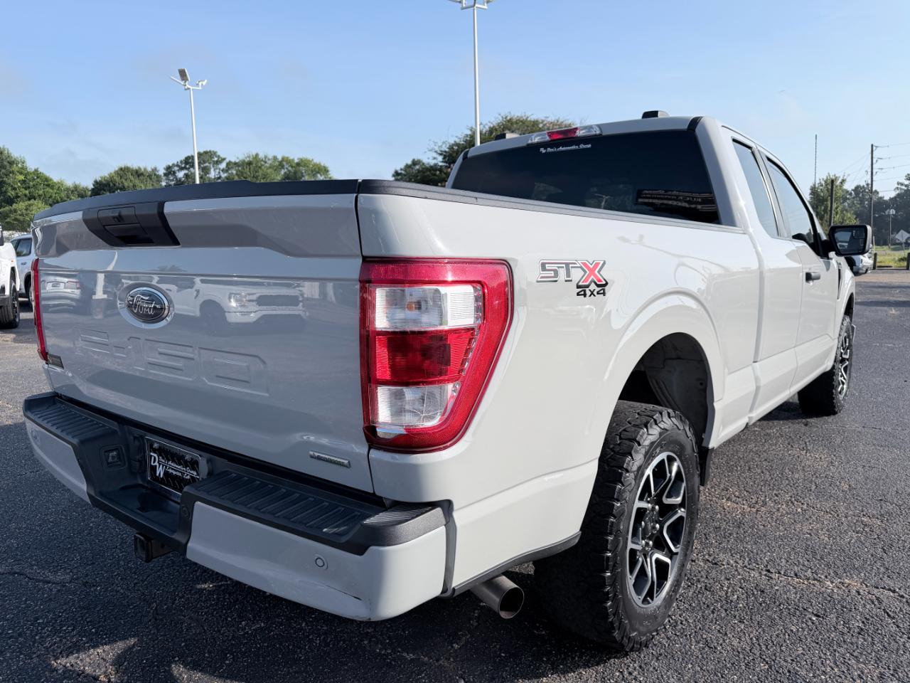 Ford F-150 XLT 4WD SuperCab 6.5' Box 2023