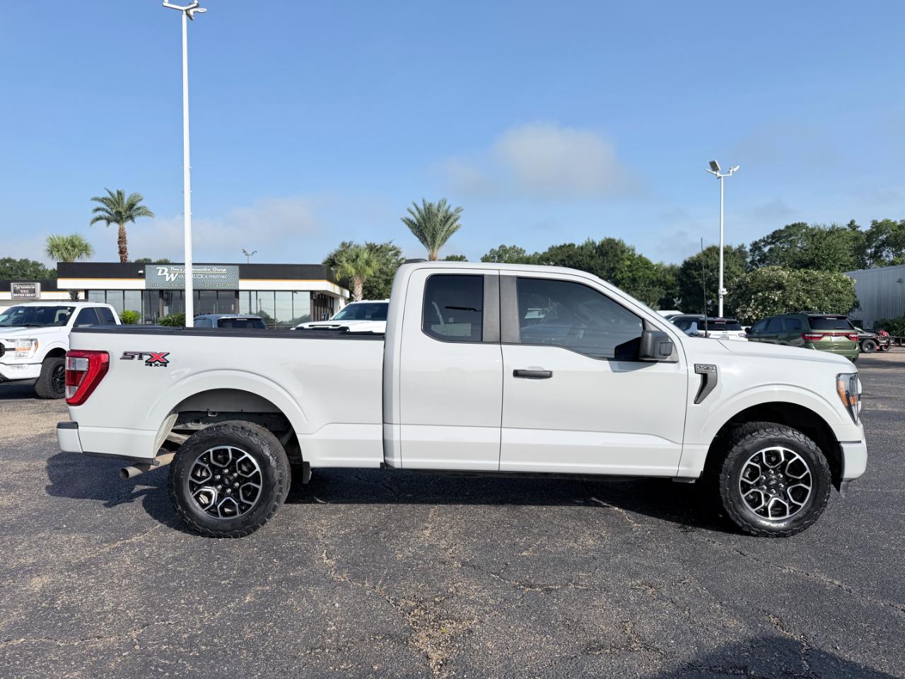 Ford F-150 XLT 4WD SuperCab 6.5' Box 2023