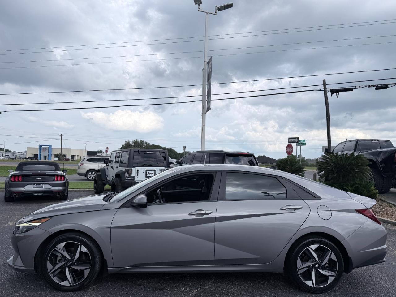 Hyundai Elantra SEL IVT 2023