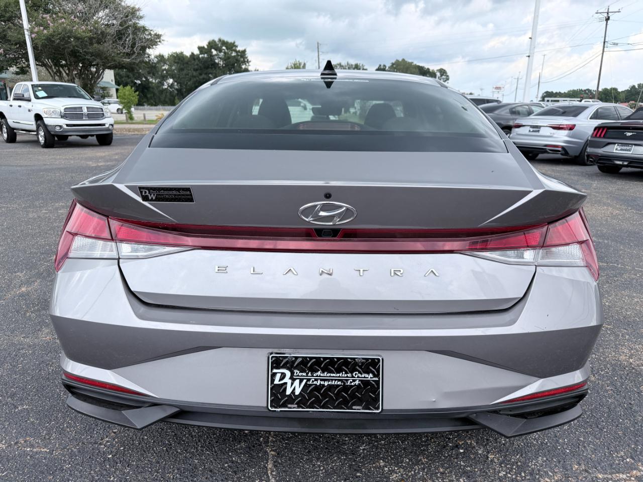 Hyundai Elantra SEL IVT 2023