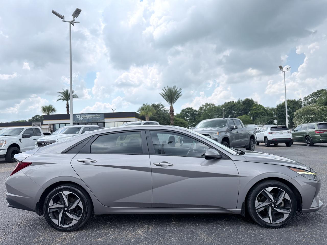 Hyundai Elantra SEL IVT 2023
