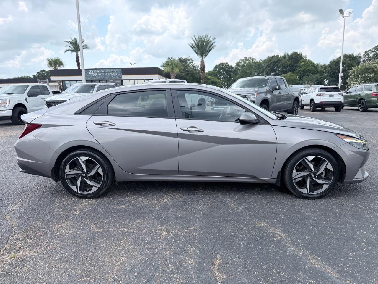 Hyundai Elantra SEL IVT 2023