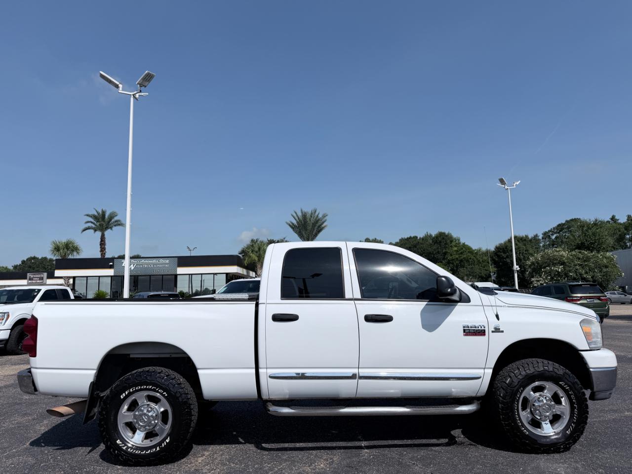 Dodge Ram 2500 4WD Quad Cab 140.5" SLT 2009