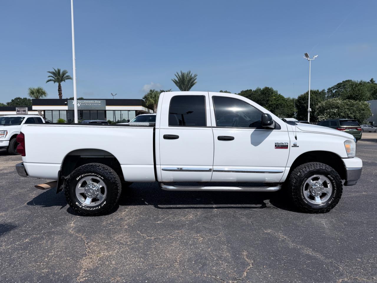 Dodge Ram 2500 4WD Quad Cab 140.5" SLT 2009