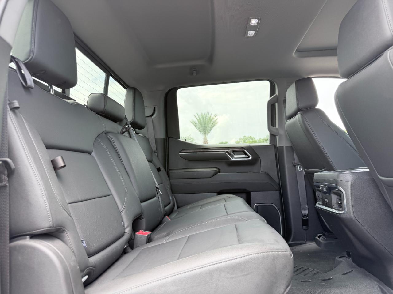 Chevrolet Silverado 1500 4WD Crew Cab 147" LTZ 2024