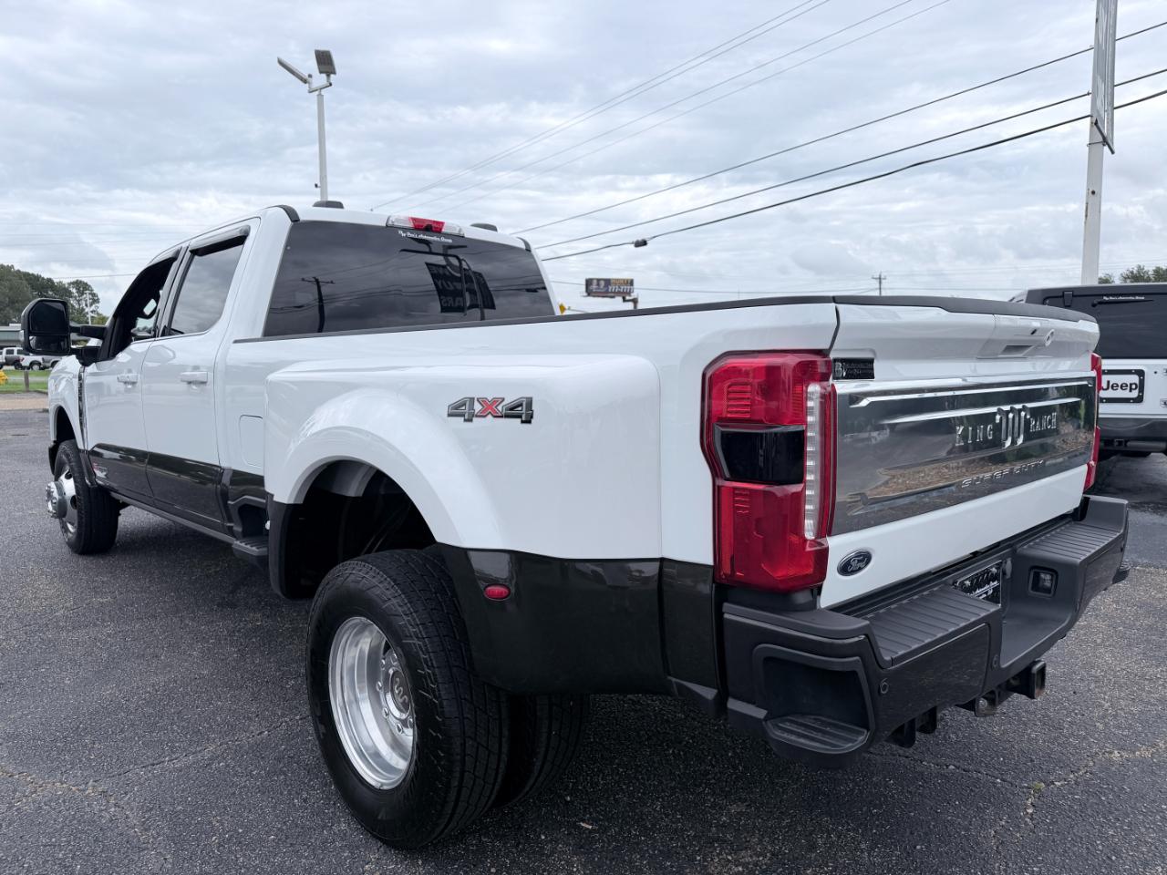 Ford Super Duty F-350 DRW King Ranch 4WD Crew Cab 8' Box 2024