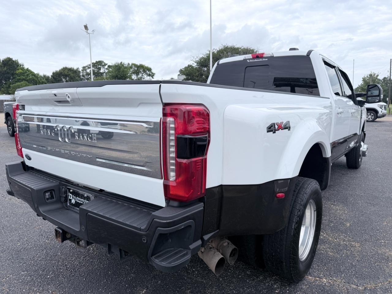 Ford Super Duty F-350 DRW King Ranch 4WD Crew Cab 8' Box 2024