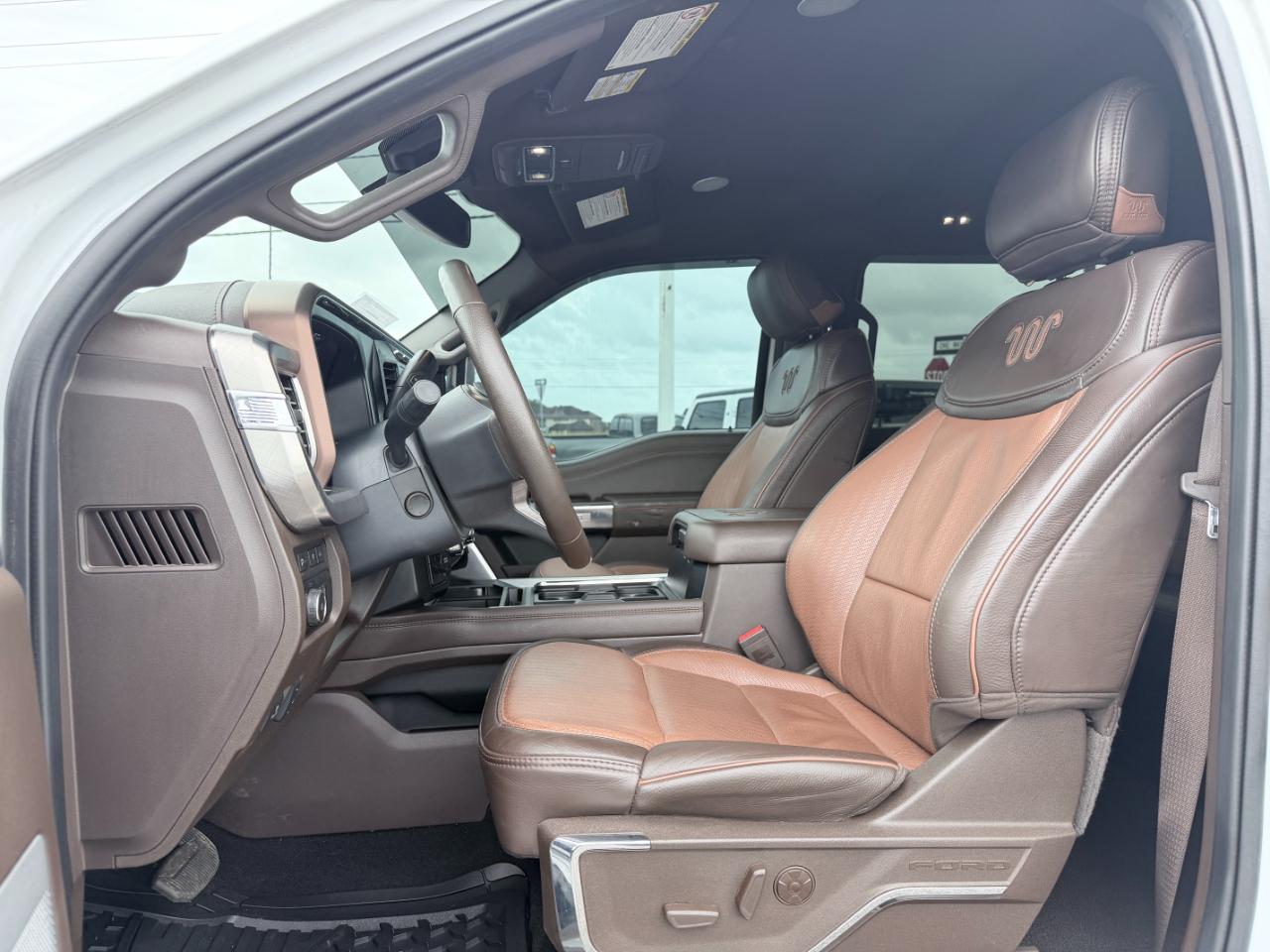 Ford Super Duty F-350 DRW King Ranch 4WD Crew Cab 8' Box 2024