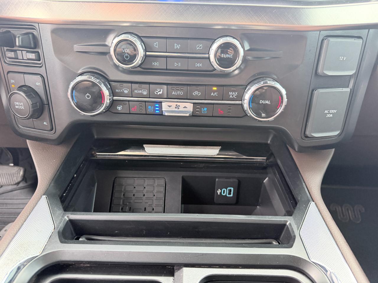 Ford Super Duty F-350 DRW King Ranch 4WD Crew Cab 8' Box 2024