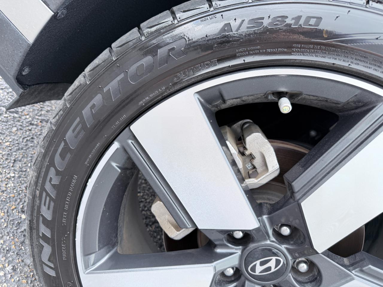 Hyundai Santa Fe Limited FWD 2024